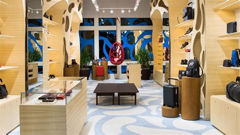 Versace a Firenze: orari, mappa e sconti 